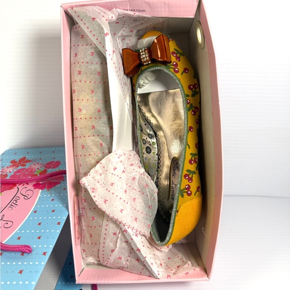 Poetic License Yellow and Orange Bow Flats NWT - Picture 11 of 14